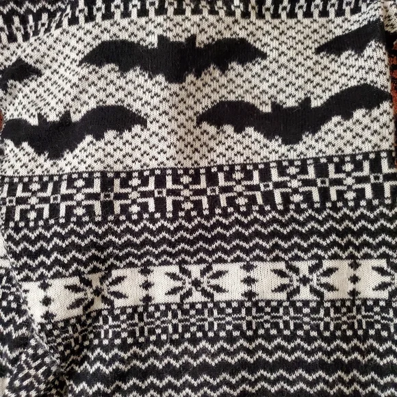 Iron Fist Bat Royalty Ash Costello Black and White Bat Sweater Size S WITH FLAWS - Picture 3 of 5